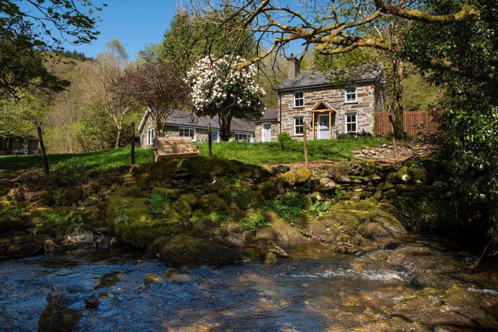 Charming Riverside Cottage In Snowdonia National Park Tanygrisiau Exterior photo